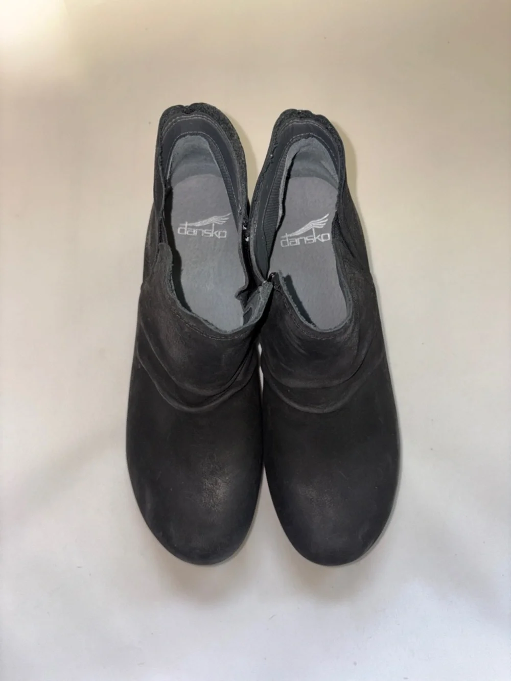 Dansko‎ Women's Caley Milled Nubuck Booties Size 39
